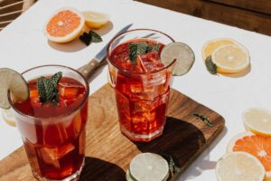 Hard Kombucha Guide: The Probiotic Alcoholic Drink Trend Explained