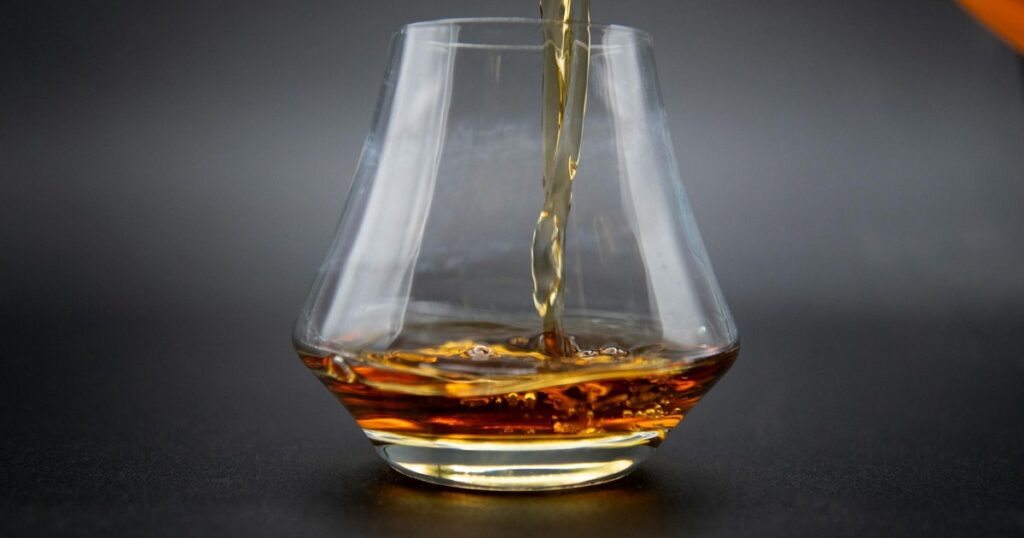10 Best Low-Carb Whiskeys & Bourbons for Keto Drinkers in 2026