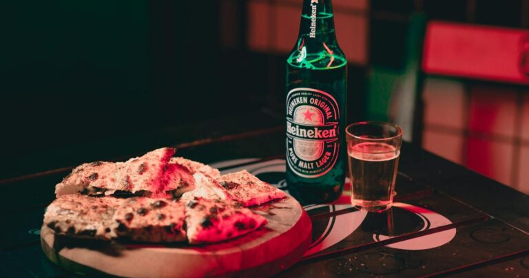 Michelob Ultra vs Bud Light: Which Light Beer Wins for Low-Carb Drinkers?